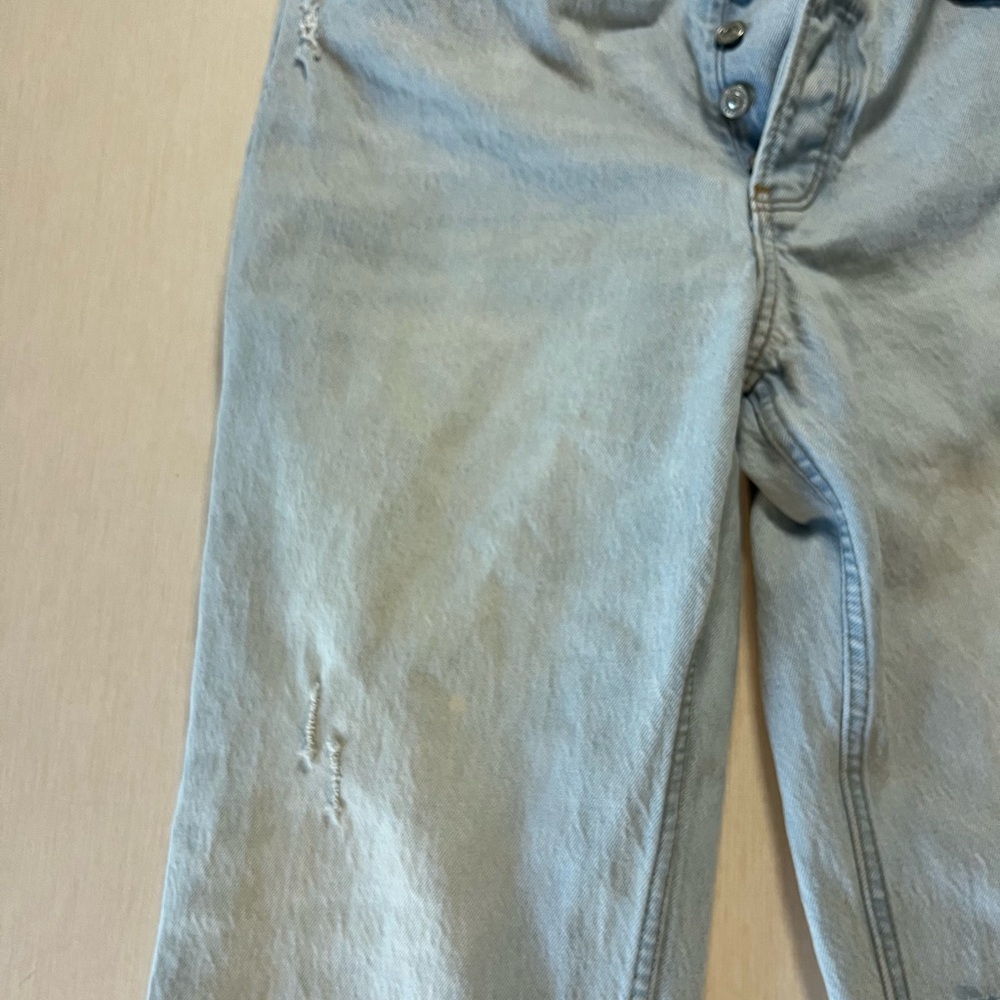 Abercrombie & Fitch “the 90’s Baggy” Light washed Distressed Jeans - Picture 5 of 7
